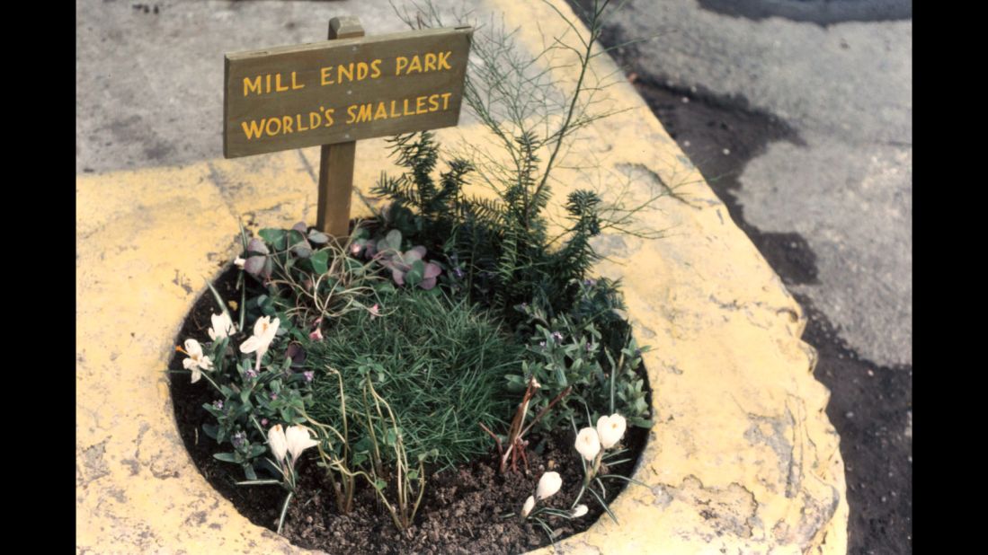 The Portland Parks and Recreation department took over care and maintenance of Mill Ends park in 1976. The park was dubbed "World's Smallest Park" by Dick Fagan, a writer for the Oregon Journal who first planted flowers there. This is how the park appeared in 2001.