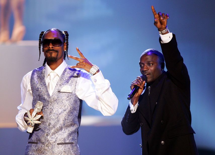 Snoop Dogg and Akon perform at the 2006 American Music Awards in Los Angeles. Snoop featured on Akon's U.S. number one hit "I Wanna Love You."