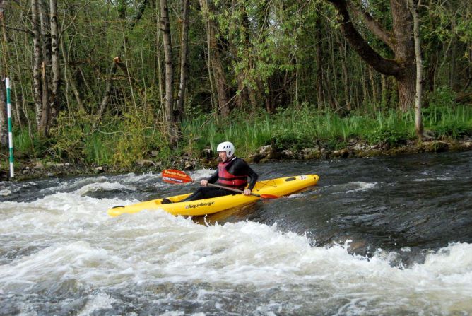 In addition to kayaking, the outfitter also offers canoeing, rafting, river tubing and some land-based adventures. The company offers activities all over the country, with headquarters in Ballymahon, County Longford and Clondalkin, County Dublin.