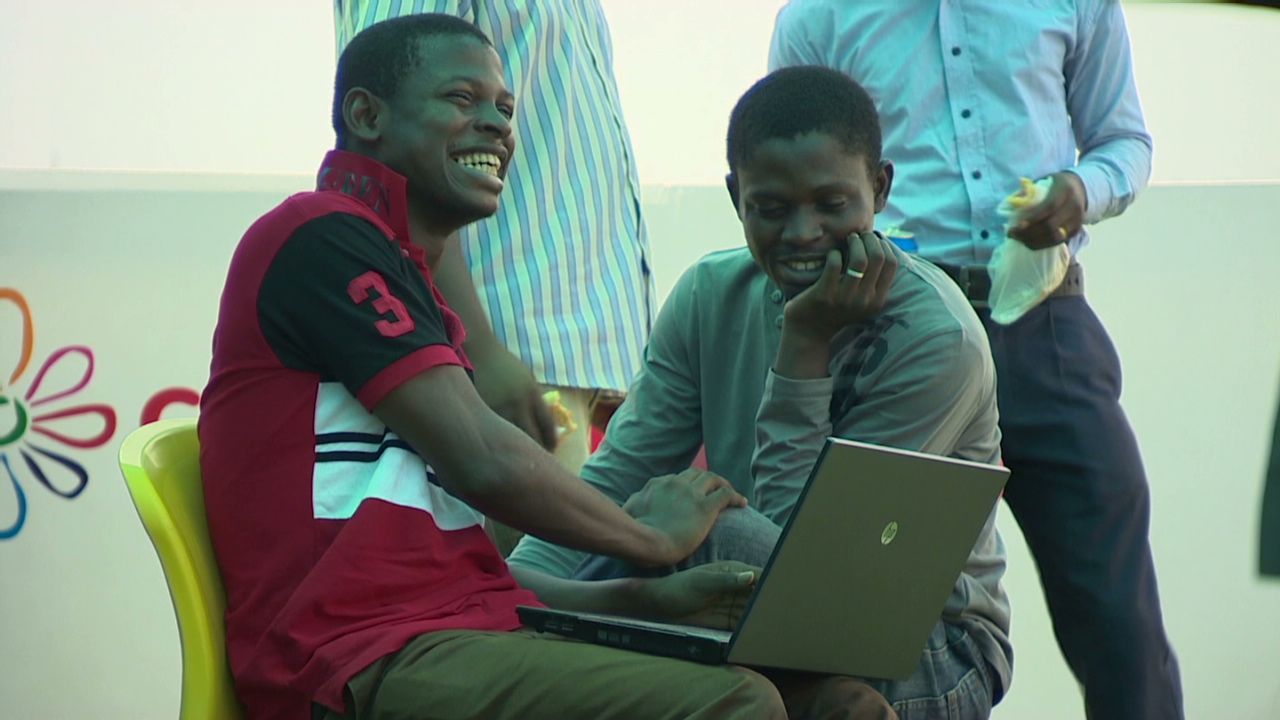 inside africa nigeria social media b_00014906.jpg