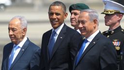 US President Barack Obama (C), Israeli President Shimon Peres (L) and Prime Minister Benjamin Netanyahu (R) on March 20, 2013.