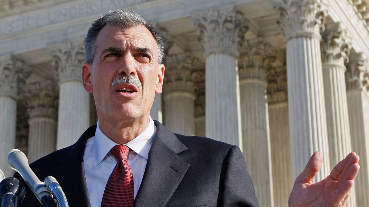 Donald Verrilli Jr. outside the Supreme Court in 2007.