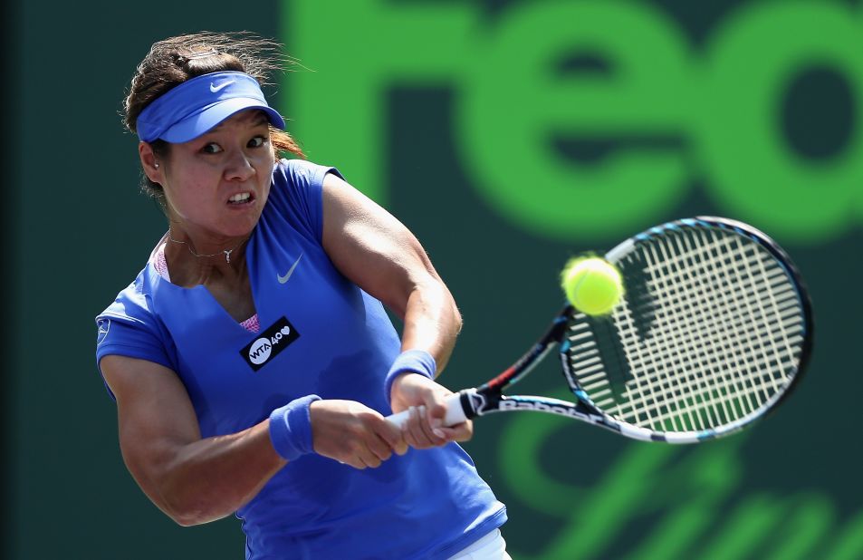 Li Na continued her comeback from injury with a 6-2 6-4 win over American Varvara Lepchenko.  The Chinese star, who  missed seven weeks of action after sustaining an ankle problem during her Australian Open final defeat, will face Spain's Garbine Murgurza in the next round.