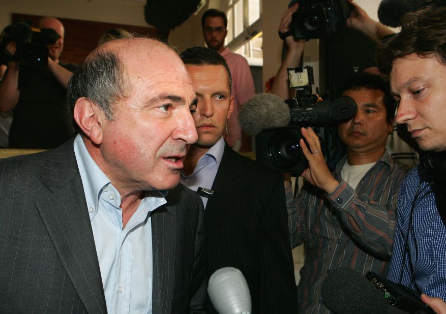 In July 2007, Berezovsky told media that UK police had warned him that they believed his life was under threat from a Russian assassin.
