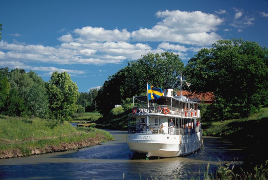 Cruises between Gothenburg and Stockholm on 1800s period ships go between the Baltic and North seas along three canals.