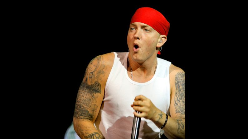 Eminem tiene una serie de tatuajes. Una de las más notables es una foto de su hija Hailie Jade, que se encuentra arriba de las palabras "97 Bonnie & Clyde". El rapero tiene una canción llamada "97 Bonnie & Clyde". 