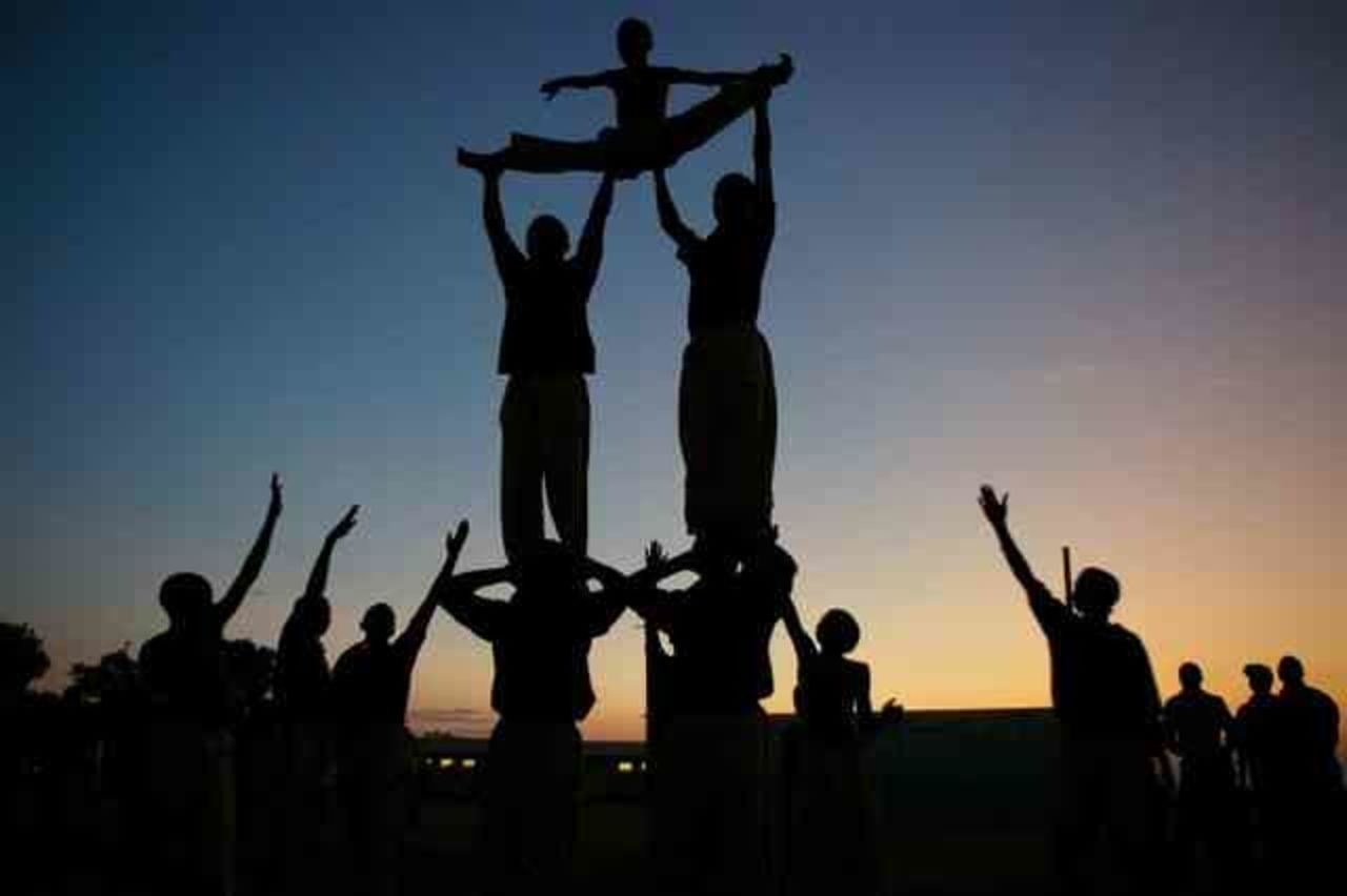 The group's members, many of whom used to live on the street themselves, run a series of artistic modules focused on issues affecting vulnerable kids.