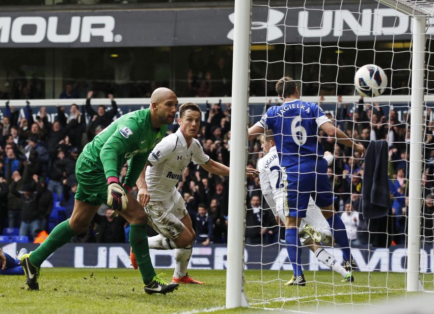Tottenham relinquished the position after needing a late equalizer in the 2-2 draw with sixth-placed Everton earlier on Sunday. 