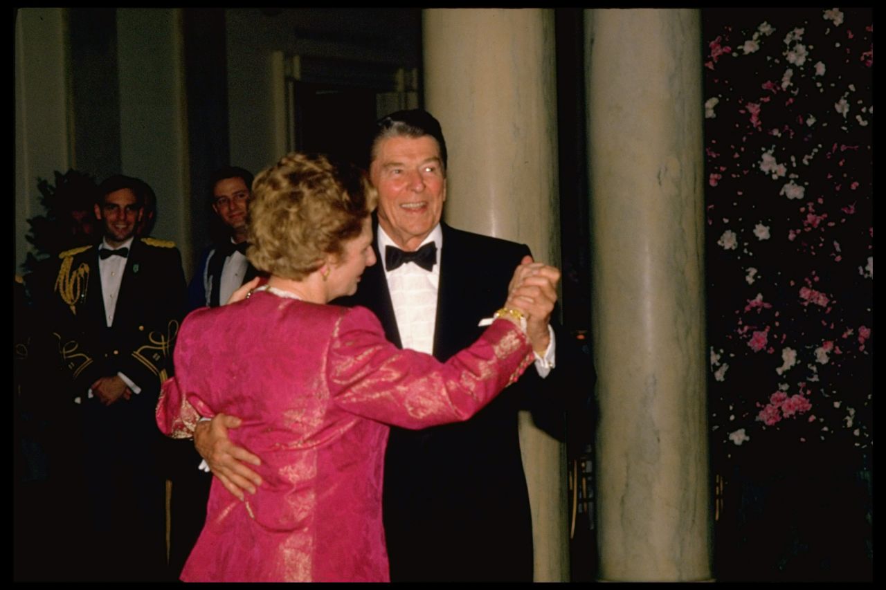 The two world leaders dance during a White House state dinner in November 1988.