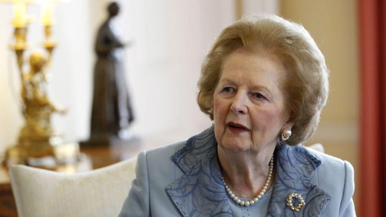 LONDON - JUNE 08: Former Prime Minister Baroness Thatcher talks with British Prime Minister David Cameron inside Number 10 Downing Street on June 8, 2010 in London, England. Baroness Thatcher served as Prime Minister of the UK from 1979 to 1990. (Photo by Suzanne Plunkett - WPA Pool/Getty Images) 