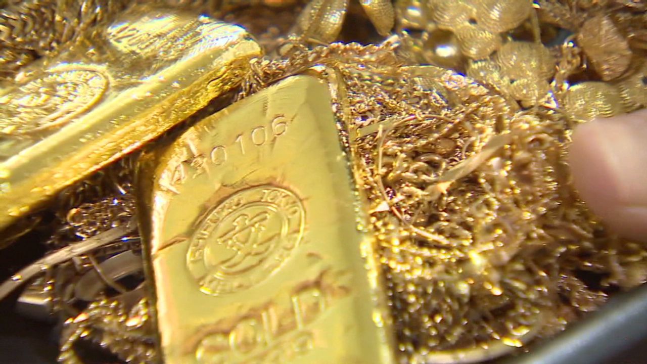 As the U.S. economy recovers and the Eurozone debt crisis recedes, gold has lost its glitter as investors pull out of the traditional safe-haven precious metal.