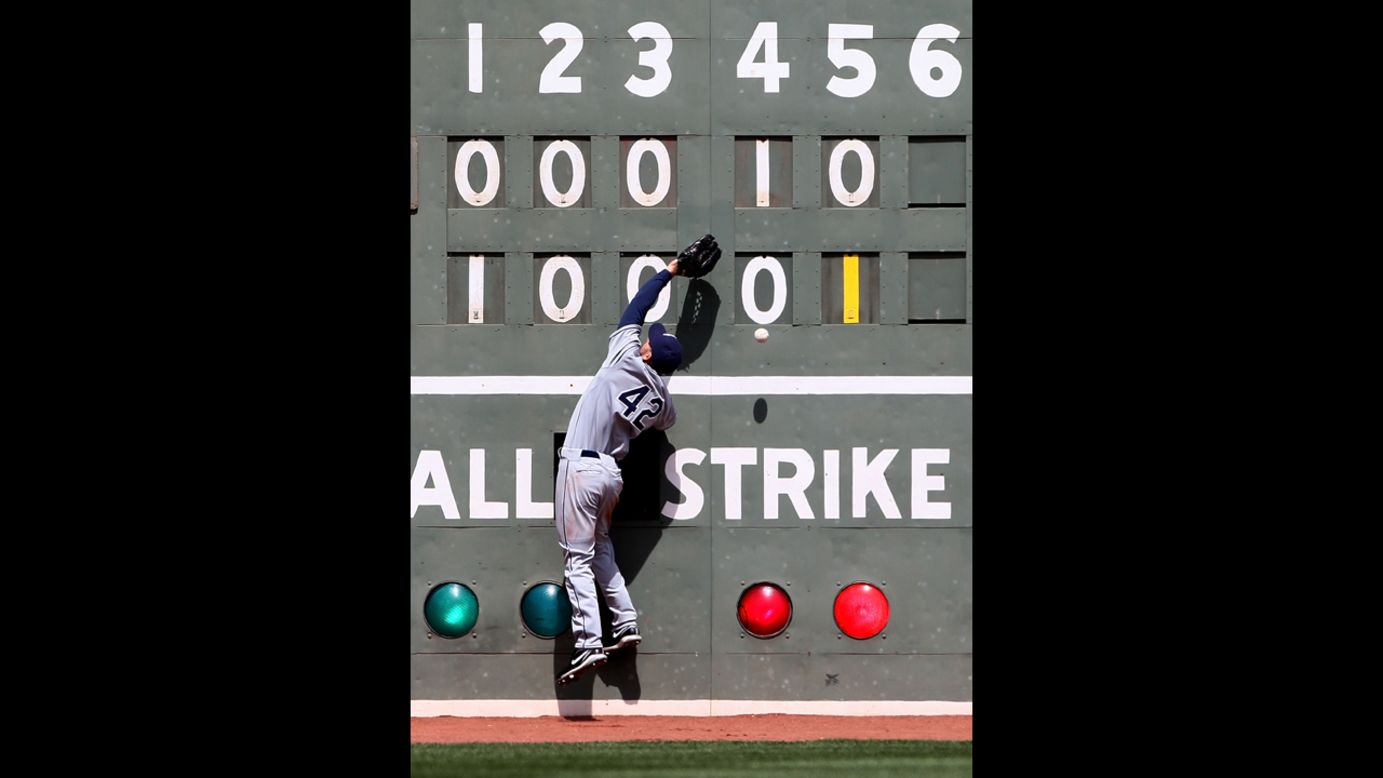 Jackie Robinson Day kicks off with Red Sox, Rays sporting No. 42