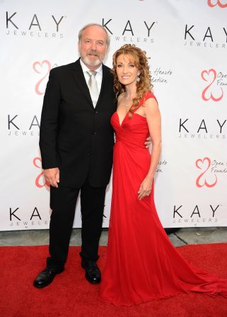 Jane Seymour and James Keach <a href="index.php?page=&url=http%3A%2F%2Fmarquee.blogs.cnn.com%2F2013%2F04%2F15%2Fjane-seymour-james-keach-separated%2F">announced the end of their 20-year union in April 2013.</a> The couple are the parents of twin sons.