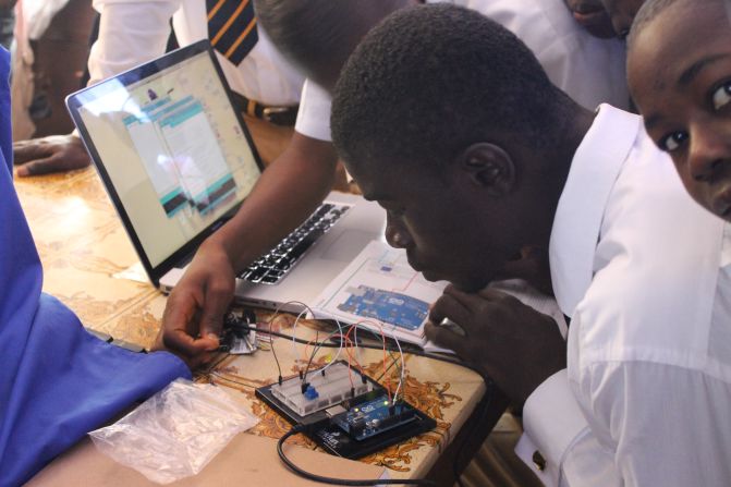 Through a competition, Innovate Salone finances education programs in Sierra Leone, covering everything from electronics to farming.
