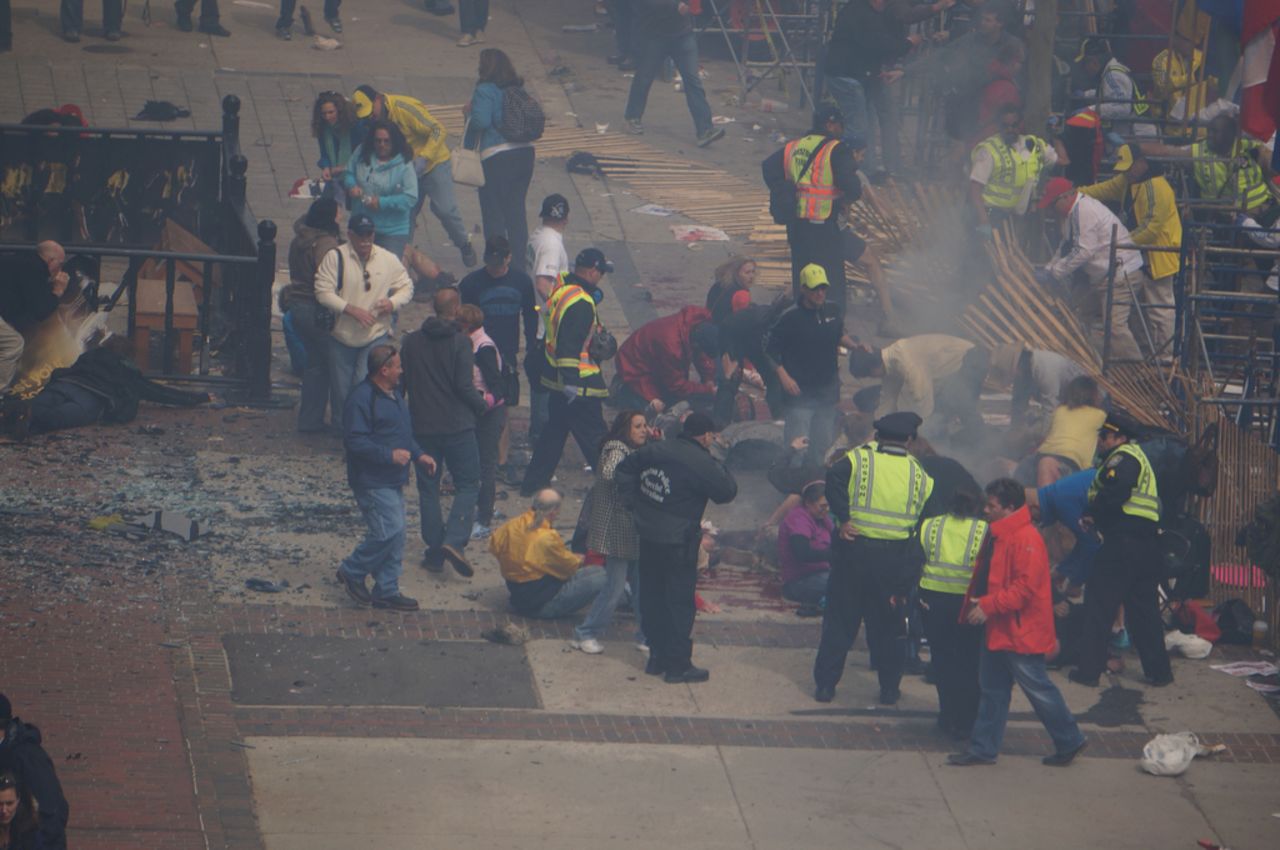 People help the injured.