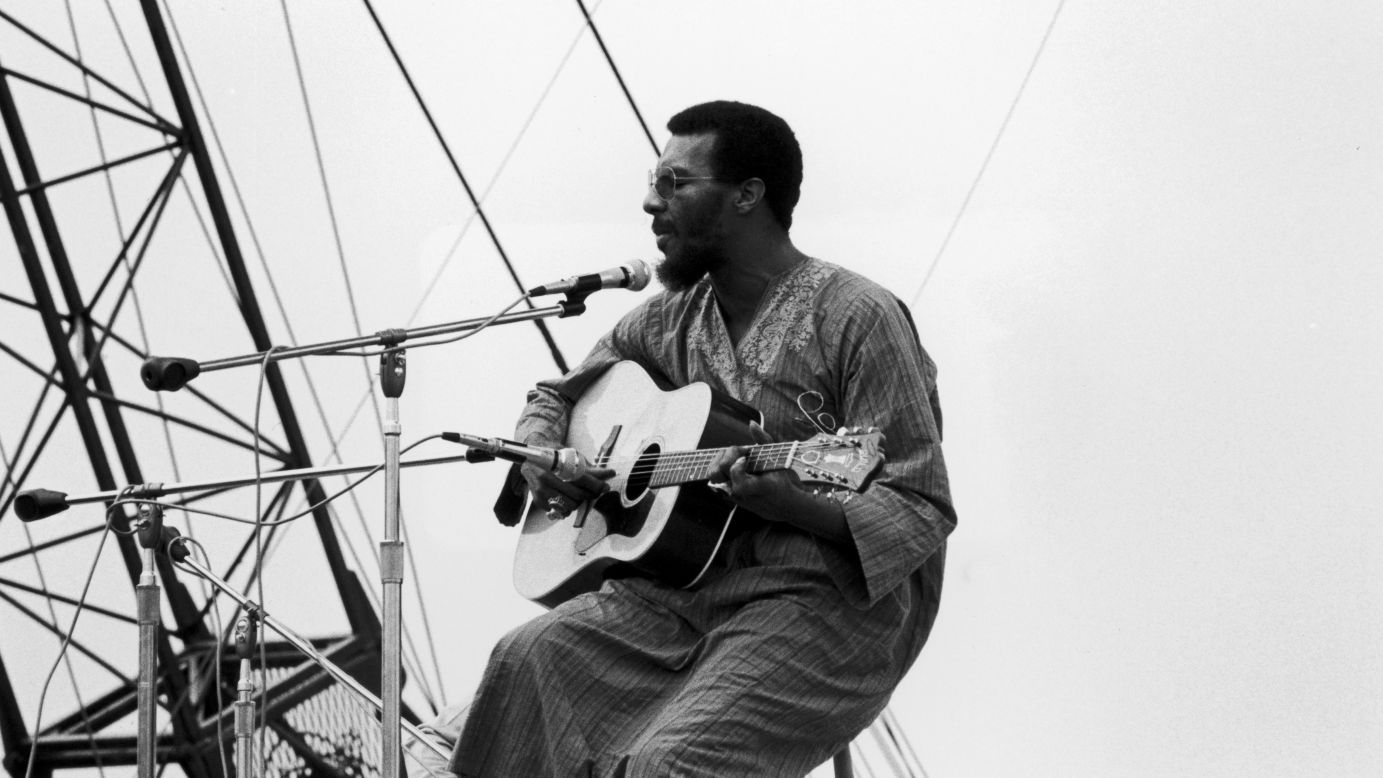 Havens performs at Woodstock. After gaining attention at the festival, the New York native recorded a soulful cover of the Beatles' "Here Comes the Sun," which rose on the pop charts in 1970.