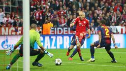 Arjen Robben wasted a glorious opportunity in the opening stages when he raced through the Barcelona defense before firing straight at Victor Valdes.