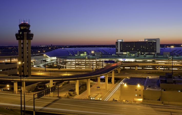Complimentary airport transportation, via Skylink and Terminal Link, connects the Grand Hyatt to Dallas/Fort Worth International Airport. 