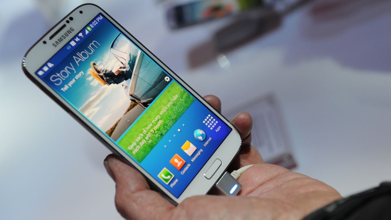 Users of Android phones such as Samsung's Galaxy S4 spend less time on their devices than iPhone owners, a study says.