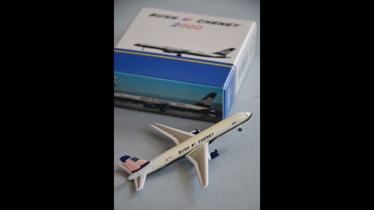Since 1960 and JFK, presidential candidates have crisscrossed the country in their own campaign planes... painted with logos, slogans and the American flag -- the Bush campaign was no exception -- it even made a metal die-cast version.