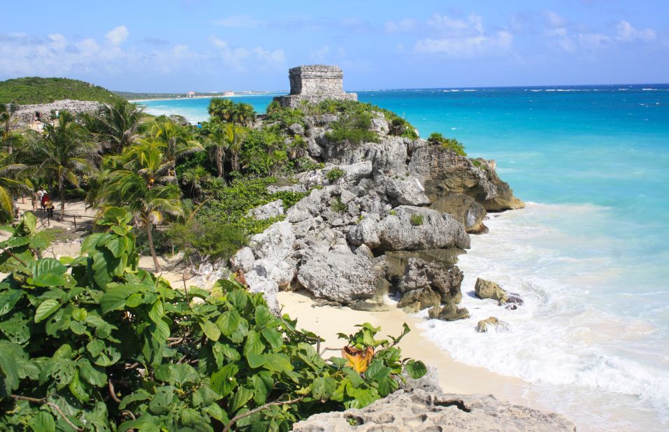 Idyllically situated on a rocky cliff facing the turquoise waters of the Caribbean Sea, Tulum was one of the last cities built and inhabited by the Mayans, managing to survive around 70 years after the Spanish began occupying Mexico in the early 16th century.