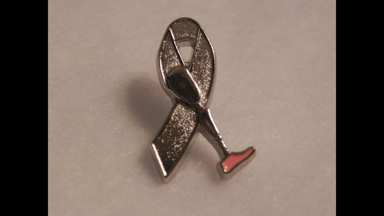 Chenowith designed a limb loss awareness ribbon and sells pins and other merchandise on <a href="http://amputeemommy.blogspot.com/" target="_blank" target="_blank">amputeemommy.com</a>