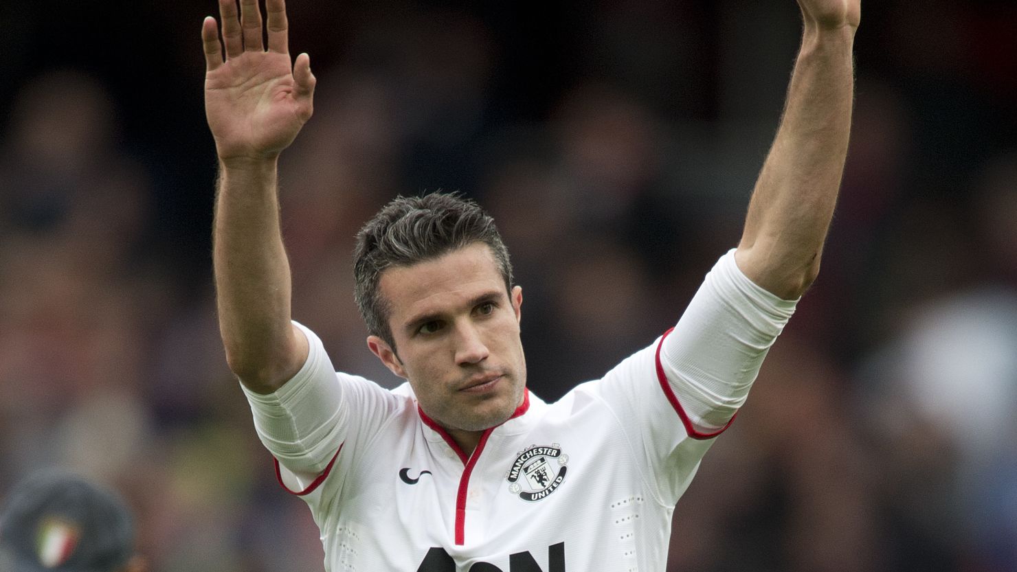 Robin van Persie was on target from the penalty spot as Manchester United drew 1-1 at  Arsenal.  