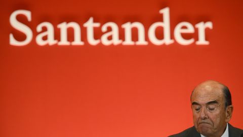 Lisbon is taking court action against Spain's Banco Santander over "toxic" derivatives sold to public companies