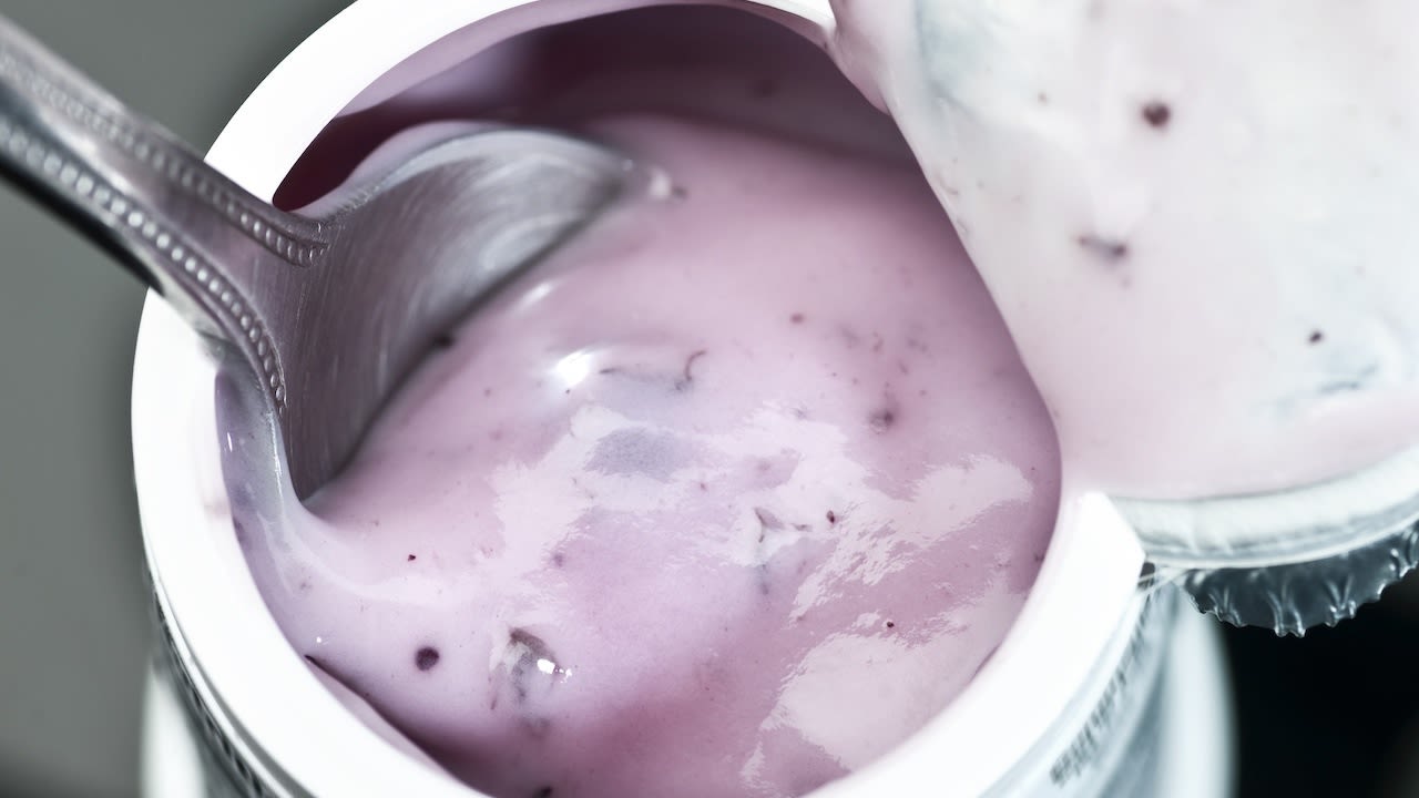 People who consumed a yogurt drink containing the probiotic Lactobacillus casei once a day for five months had lower levels of an antibody that produces allergy symptoms, according to a study from the Institute of Food Research in the United Kingdom. Researchers are now looking into whether that might actually lessen the severity of those symptoms.<br /><br />In the meantime, it couldn't hurt to take probiotic supplements or eat yogurt regularly. Check the label to see if a product contains L. casei.