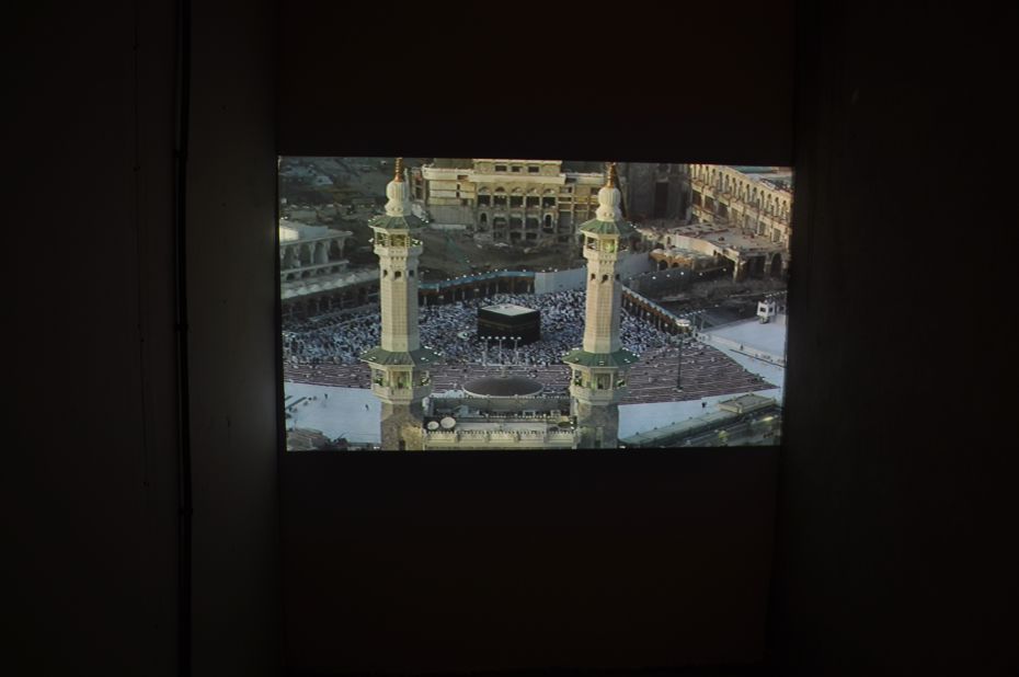 Ahmen Mater is one of Saudi Arabia's most prominent artists. His video installation, 'Photoshop', was exhibited during the first ever Jeddah Art Week. Tate Modern director Chris Dercon made a visit.