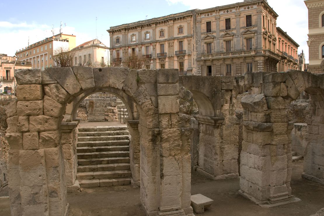 The best way to discover Lecce is to walk the narrow alleys.