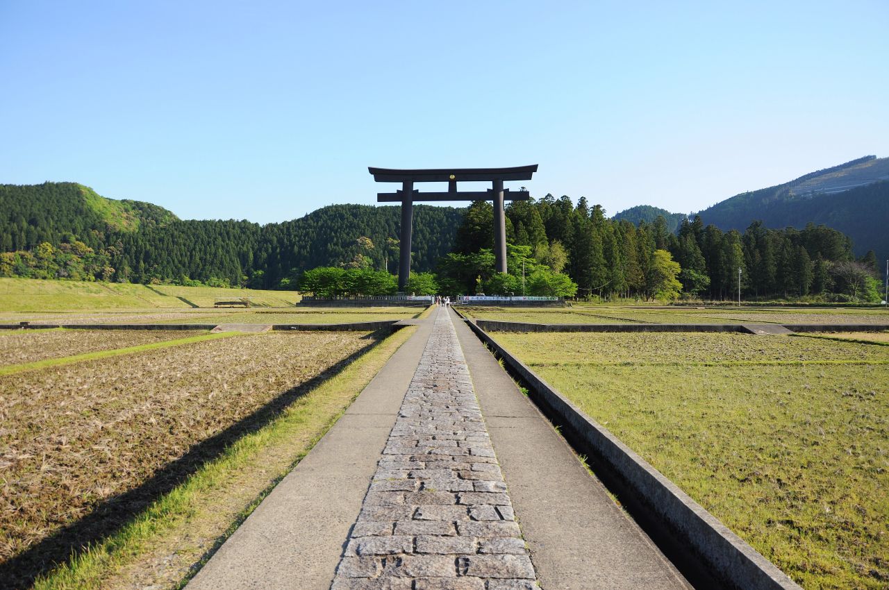 Otorii --- which means 'big gate' in Japanese -- is the entrance to the original sacred Oyunohara grounds. 