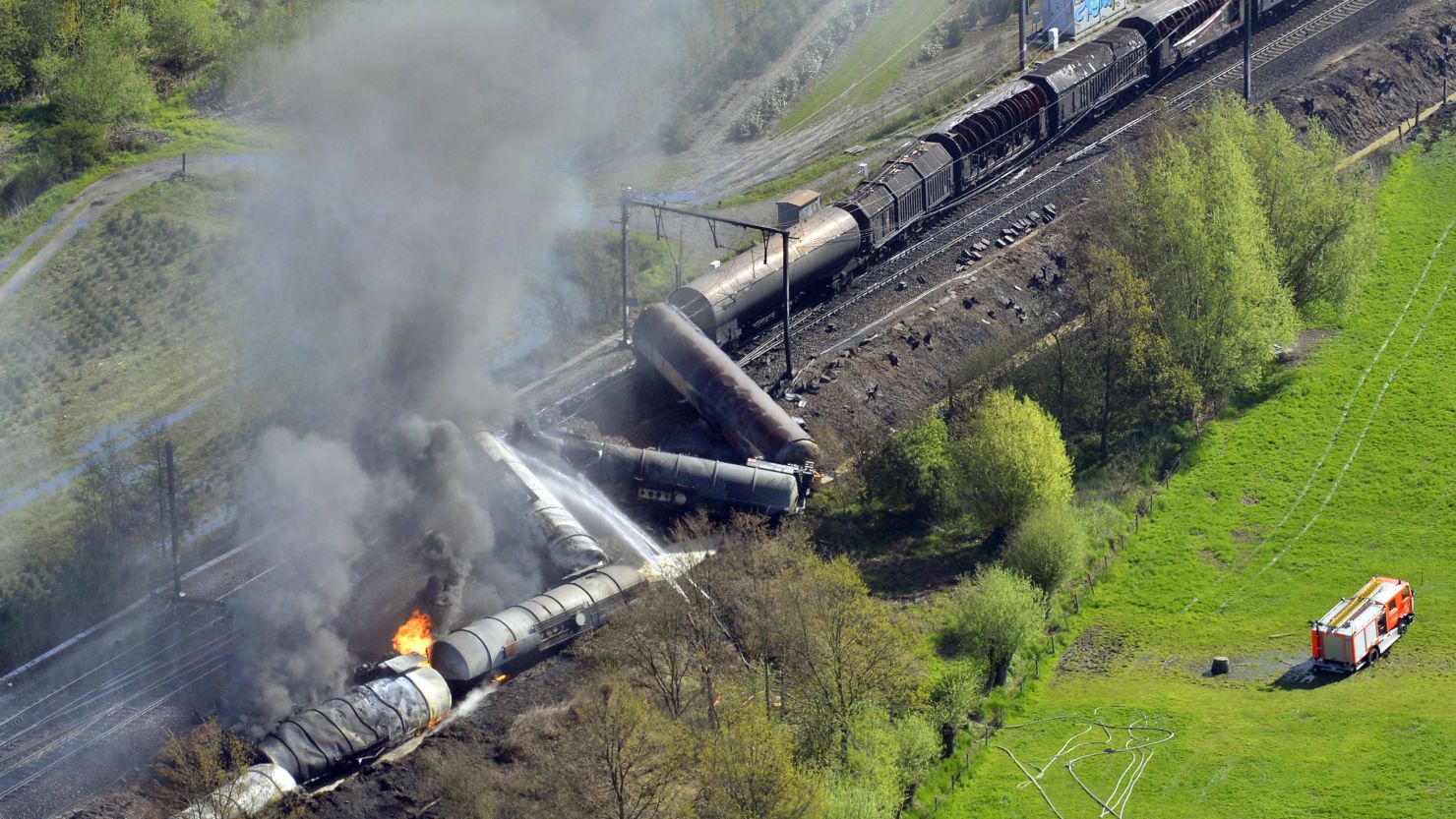 The freight train derailed in the northwestern part of Belgium, between Schellebelle and Wetteren.