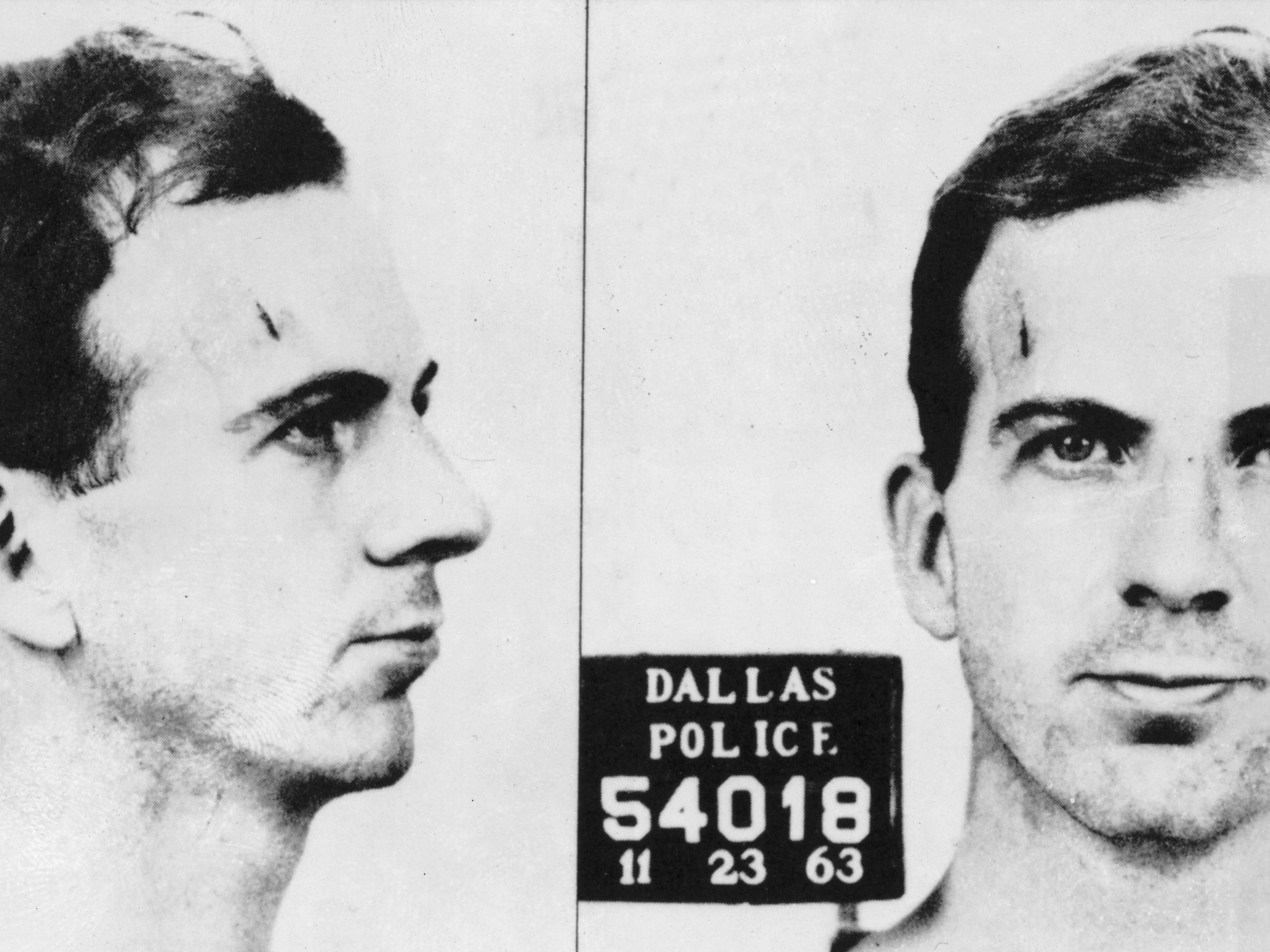 James Leavelle, the detective photographed escorting Lee Harvey Oswald  after JFK assassination, has died | CNN