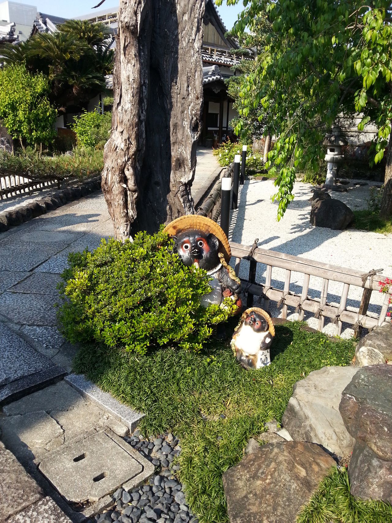 Decorations inside the Jinsenji Temple include Tanuki, or Japanese raccoon dog, a standby element in Japanese folklore. The tanuki is believed to ward off evil and bring luck.