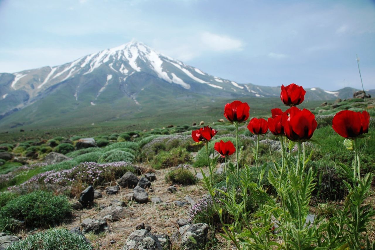 Standing 5,671 meters (18,605 feet) at the heart of the Alborz range, Mount Damavand is the highest volcano in Asia and a ubiquitous Iranian icon, gracing everything from bottled water advertisements to the 10,000 rial banknote. It's also one of the planet's great trekking peaks. 