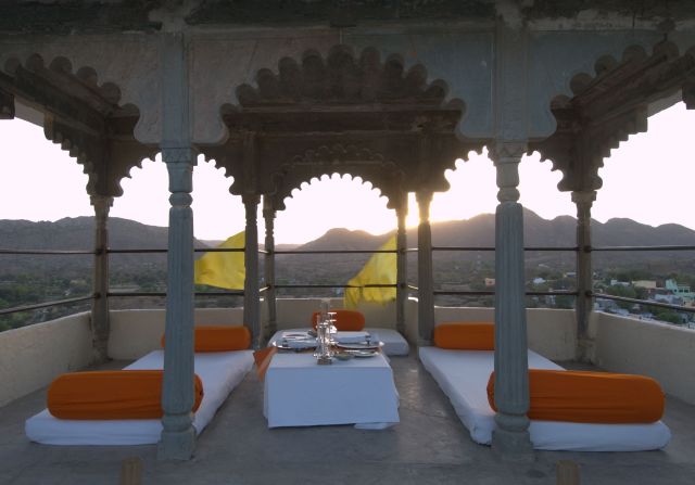 <strong>Devi Garh, Delwara: </strong>Today, the fort-palace situated high in the hills enables travelers to dine, sleep and relax like royalty whilst drinking in the majestic surroundings of the Indian countryside.