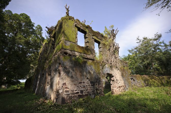 Bunce Island, in Sierra Leone, was a British slave trading post in the 18th century. From its shores, tens of thousands of Africans were forcefully shipped to the American colonies.