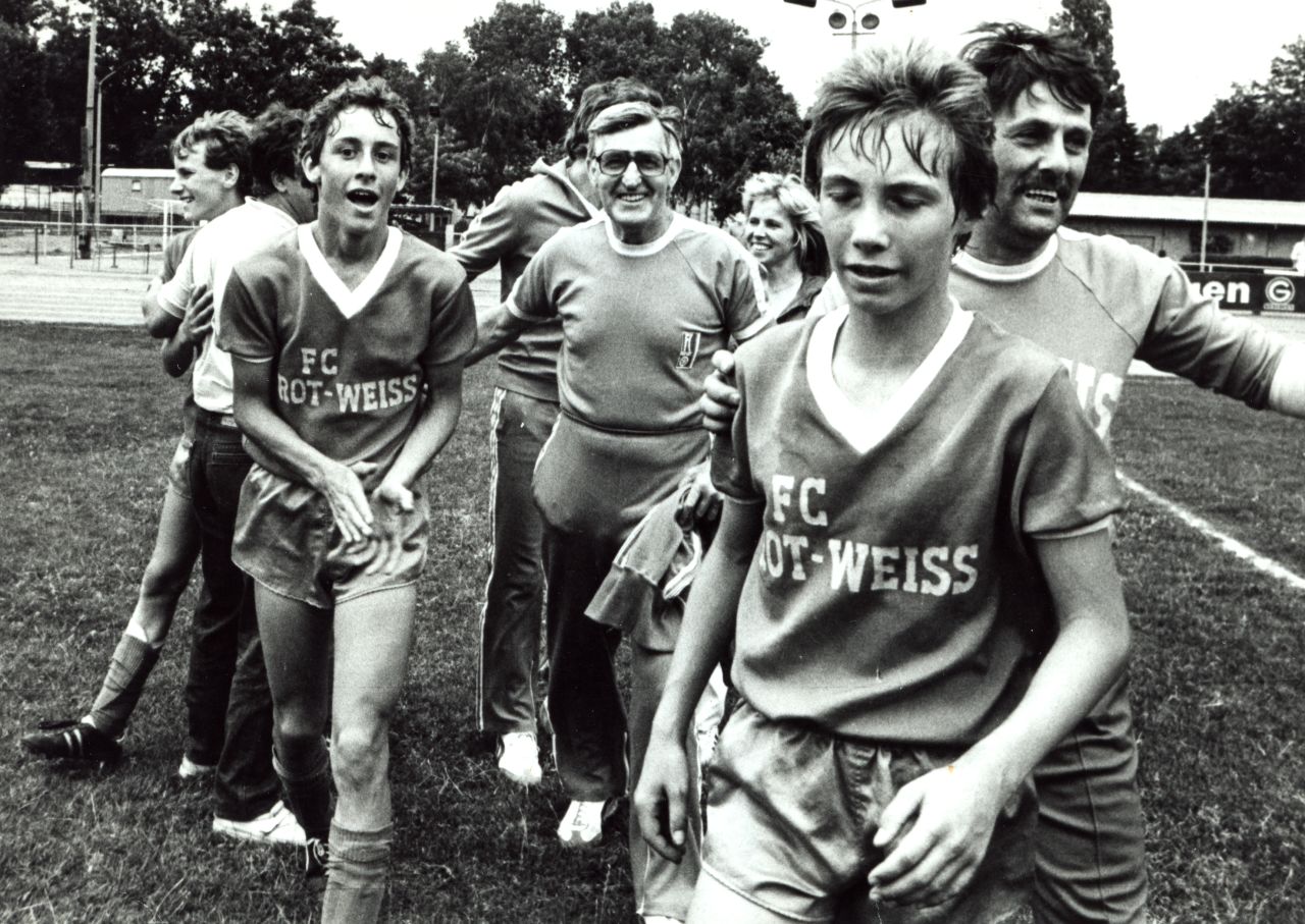 Urban, pictured on the far left, began his career in 1978 when he joined East German club Motor Weimar at the age of seven. He moved to Rot-Weiss Erfurt in 1984, where he won a youth championship.