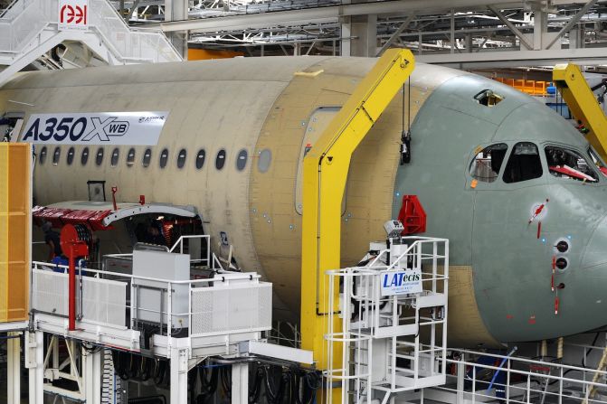 The nose section of the A350 XWB is made with 5% titanium.