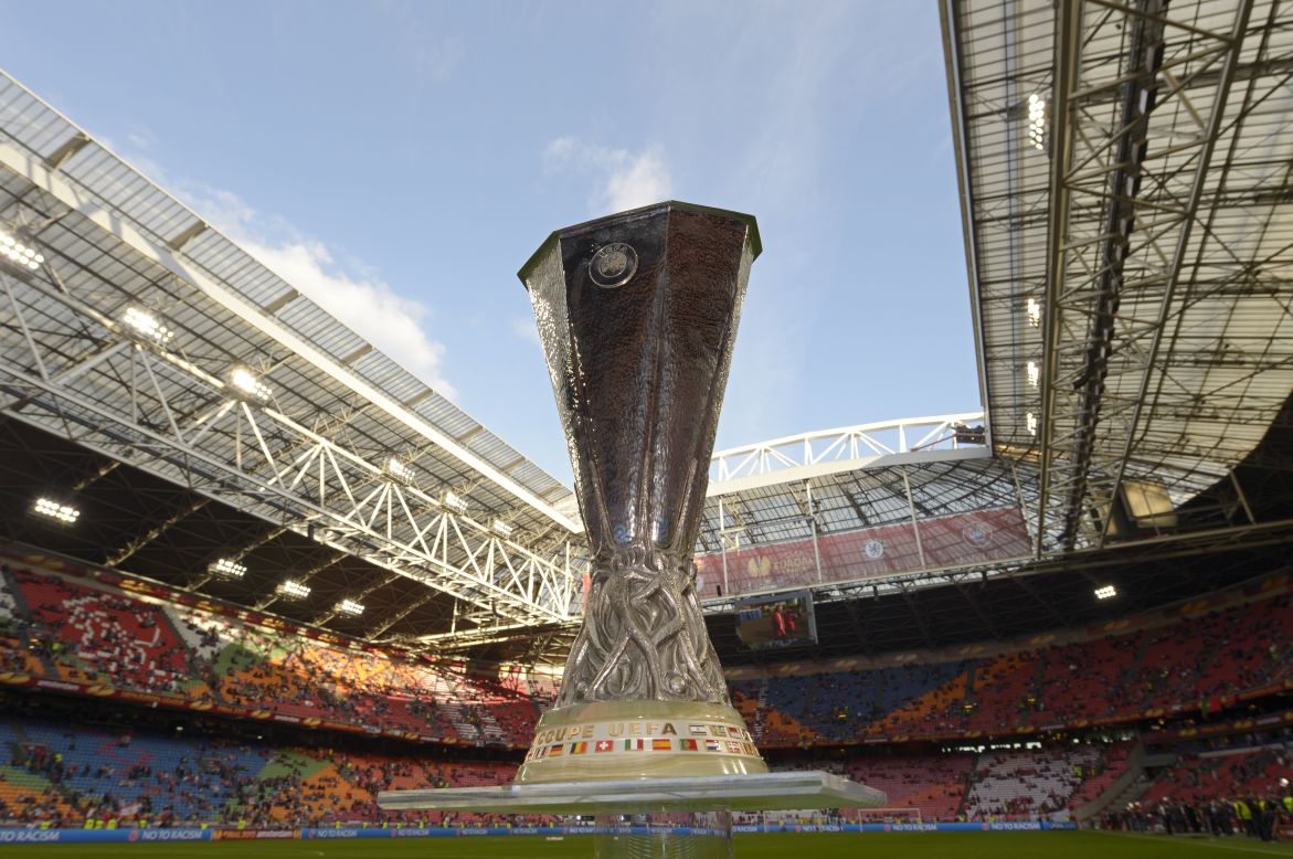 The Europa League trophy -- that's what it was all about for Benfica and Chelsea as they went head to head at the Amsterdam Arena.