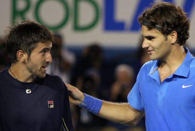 Roger Federer played at the Australian Open in 2008 not knowing he had mono. At the height of his powers, he surprisingly needed 4.5 hours to beat Janko Tipsarevic in the third round.