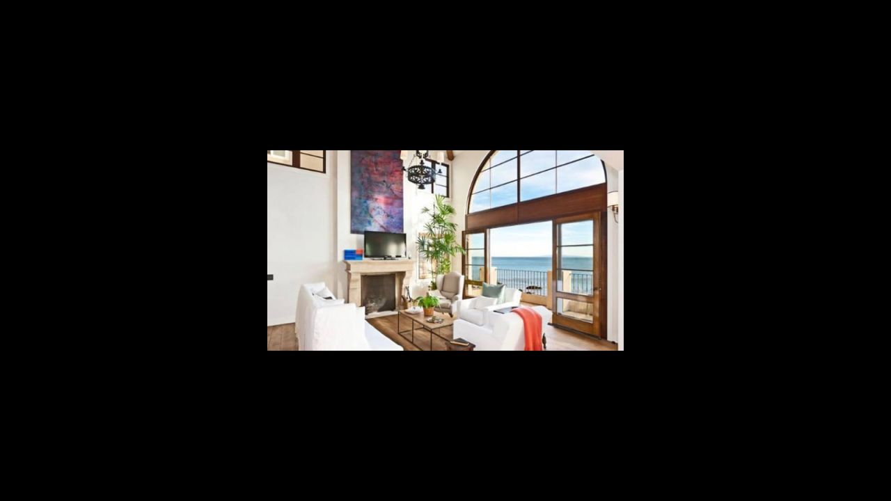 Daisy Fuentes paid $5.75 million for <a href="http://luxe.truliablog.com/2013/04/22/daisy-fuentes-buys-malibu-house/" target="_blank" target="_blank">this Malibu escape</a> with a spectacular view.