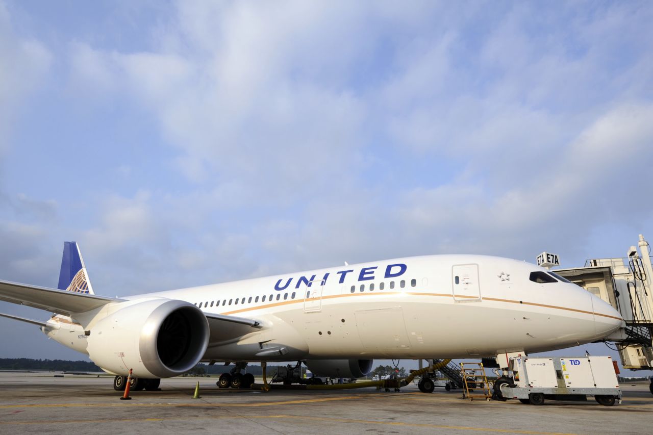 No longer grounded for safety concerns, United Flight 1 flew from Houston's George Bush Intercontinental Airport to Chicago's O'Hare International Airport on May 20, 2013. 
