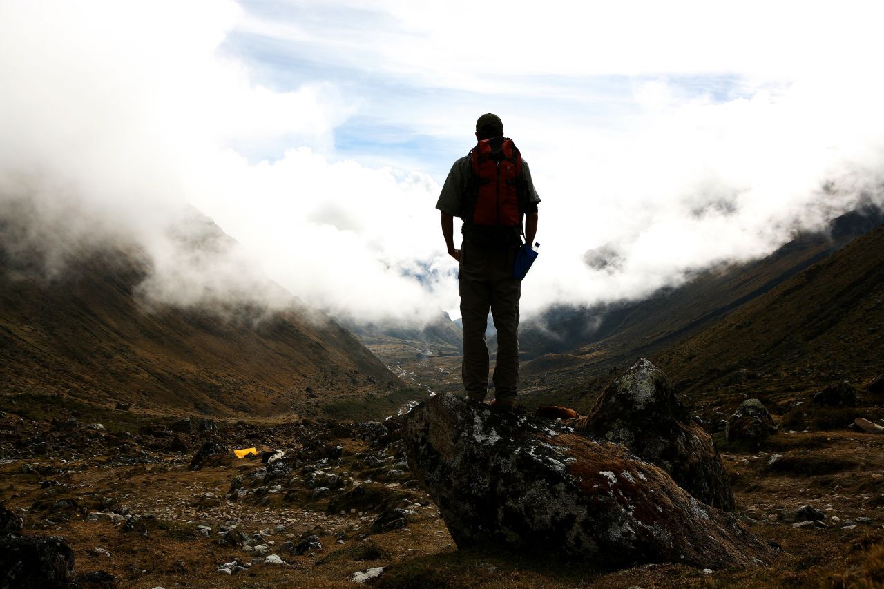 Peru's most popular attractions are high in the mountains. How is a lowlander to prepare? The easiest method is drink lots of water, get plenty of sleep and ease off the booze.