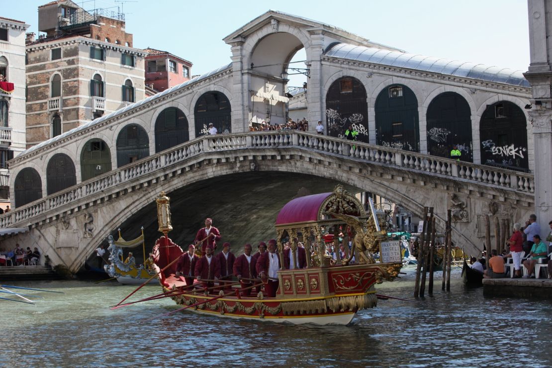 Restoration is another way to advertise. Diesel will place billboards over 30% of the Rialto Bridge during restoration.