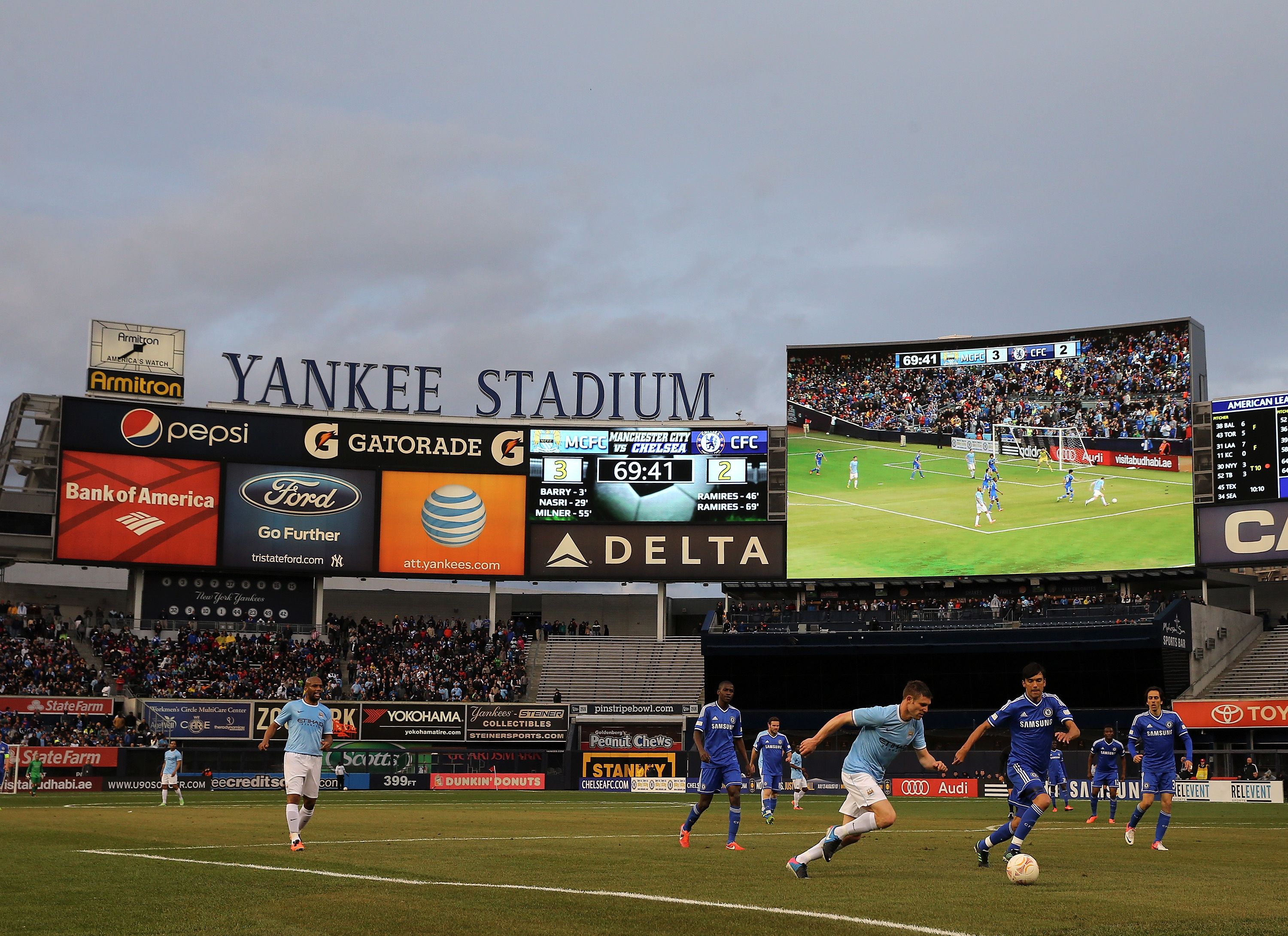 Stadium countdown: Yankee Stadium embraces history, not fans