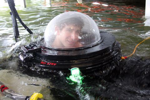 New Jersey teenager Justin Beckerman has constructed a working one-man submarine out of spare parts and discarded objects.