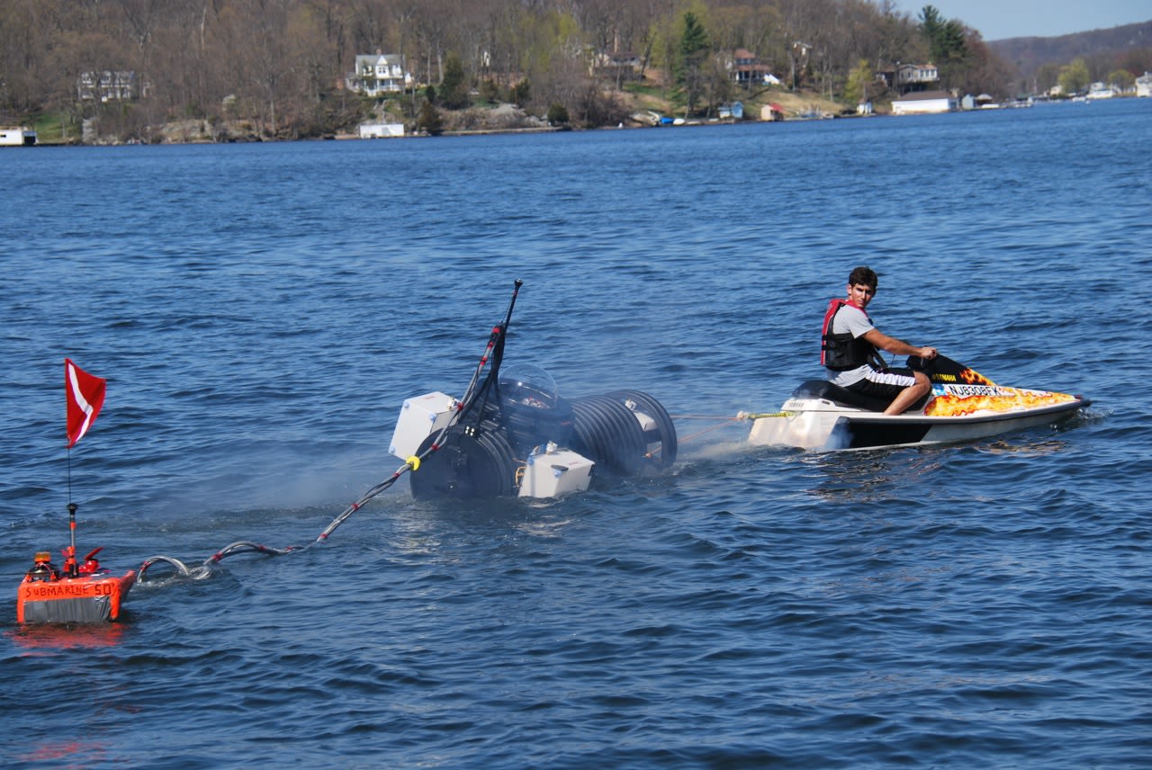 Beckerman says he hopes to use the submarine to 'explore the lake, see fish and hopefully find a bit of history "like the cannons from my neighbors' historic house" he says.