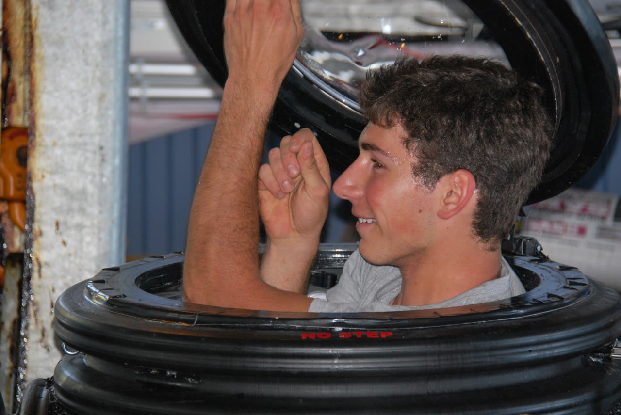 The hatch of the submarine is made from a skylight, its body is made of drainage pipes, and the pressure gauges are made from an old restaurant soda fountain that Beckerman found behind a shopping center.